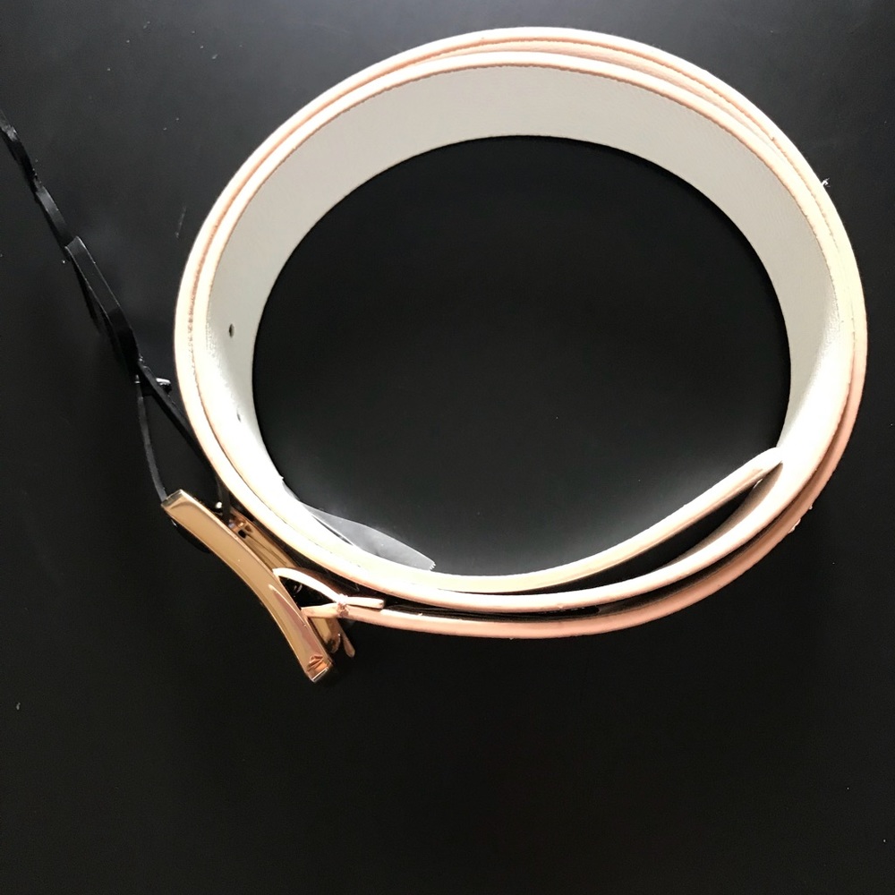 Steve Madden Blush / White Reversible Belt - Picture 5 of 6